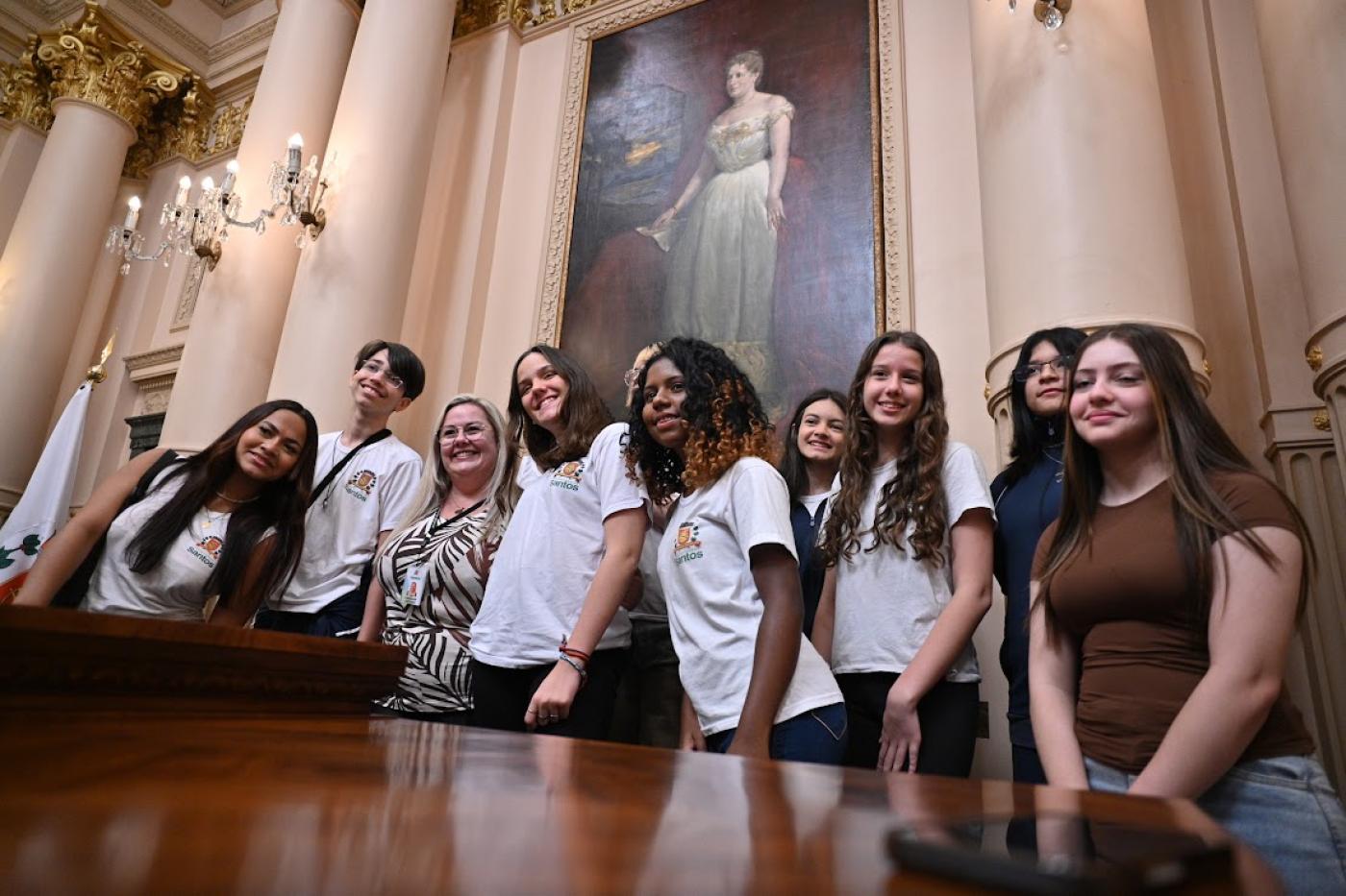 estudantes na cerimônia #paratodosverem