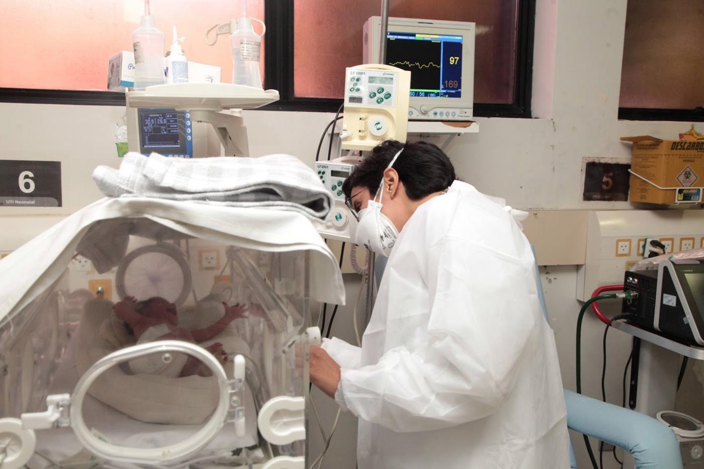 enfermeira atende recém nascido #paratodoverem 