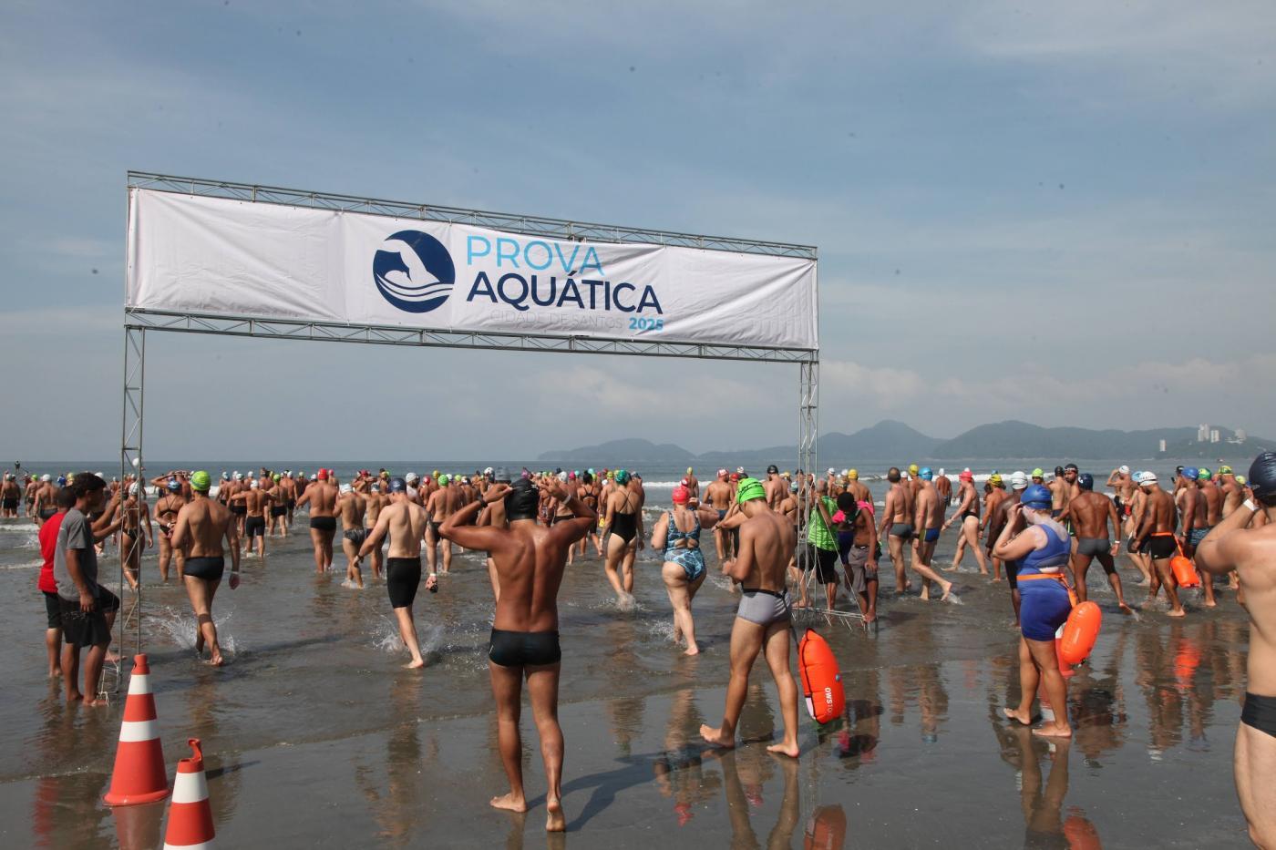 Largada da Prova Aquática em 2025.#Paratodosverem