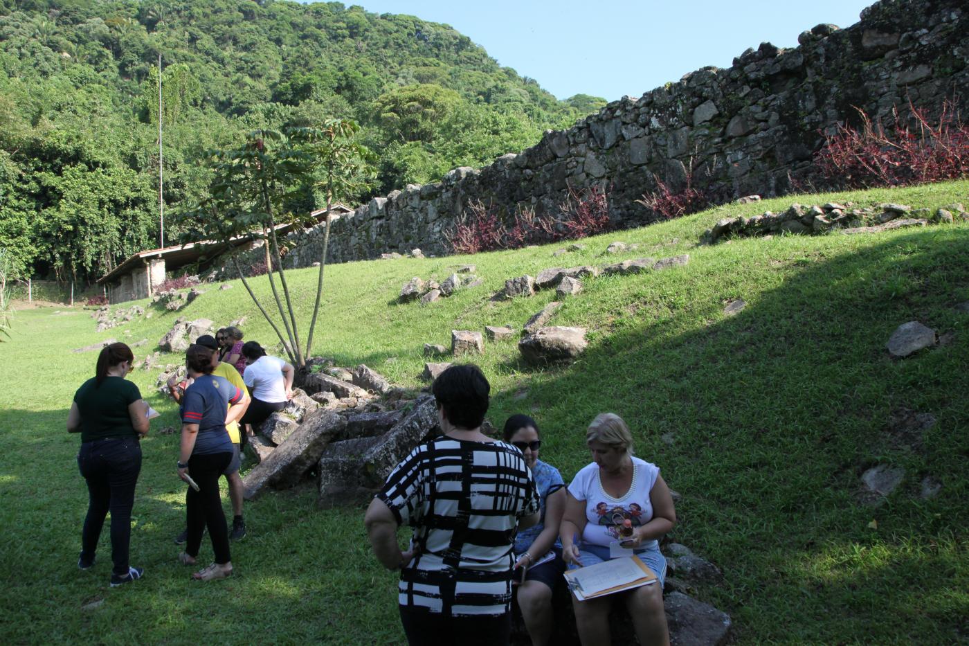 pessoas no engenho dos erasmos #paratodosverem 