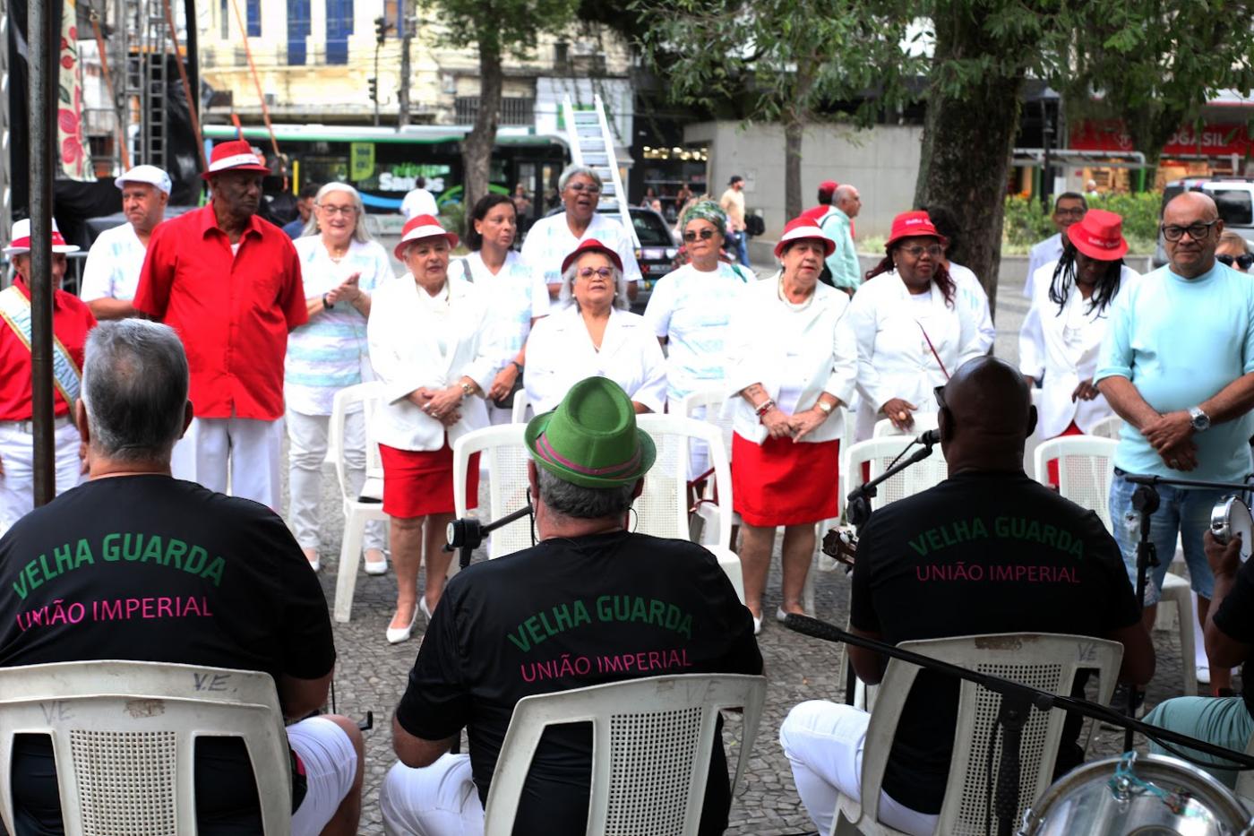 Roda de samba na Praça Mauá. #Paratodosverem