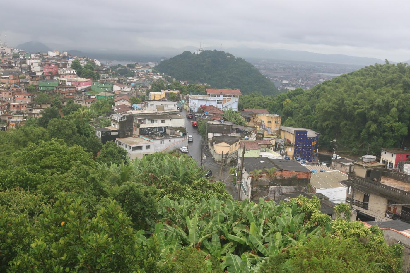vista geral de morro em santos. #paratodosverem