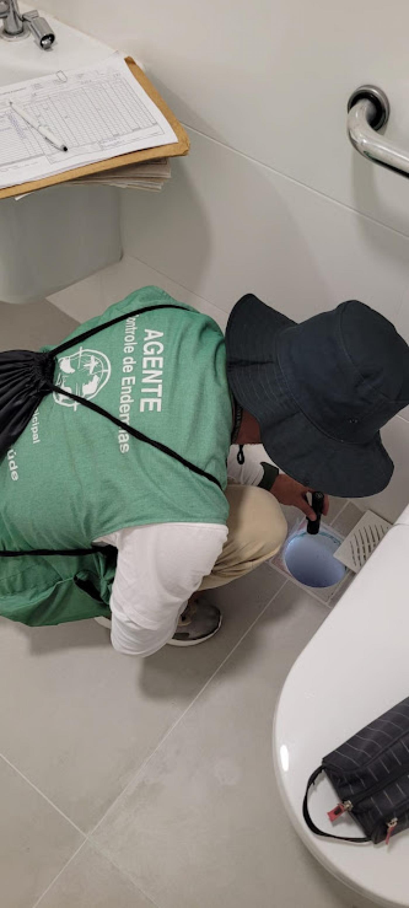 agente olha ralo #paratodosverem 