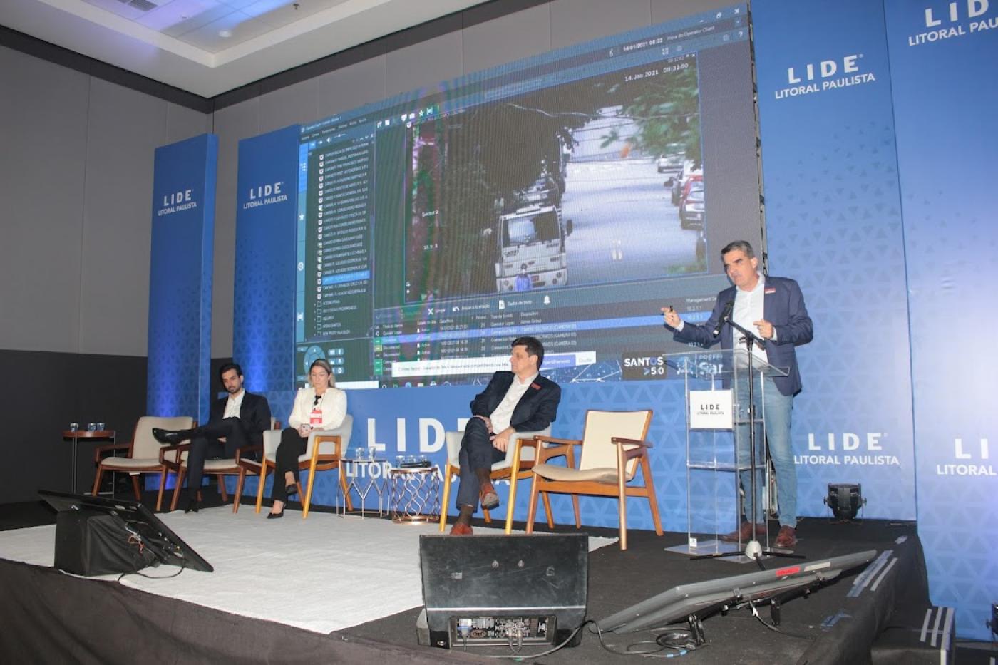 企業グループの会議で、サントス市民の利益のための技術が強調されました