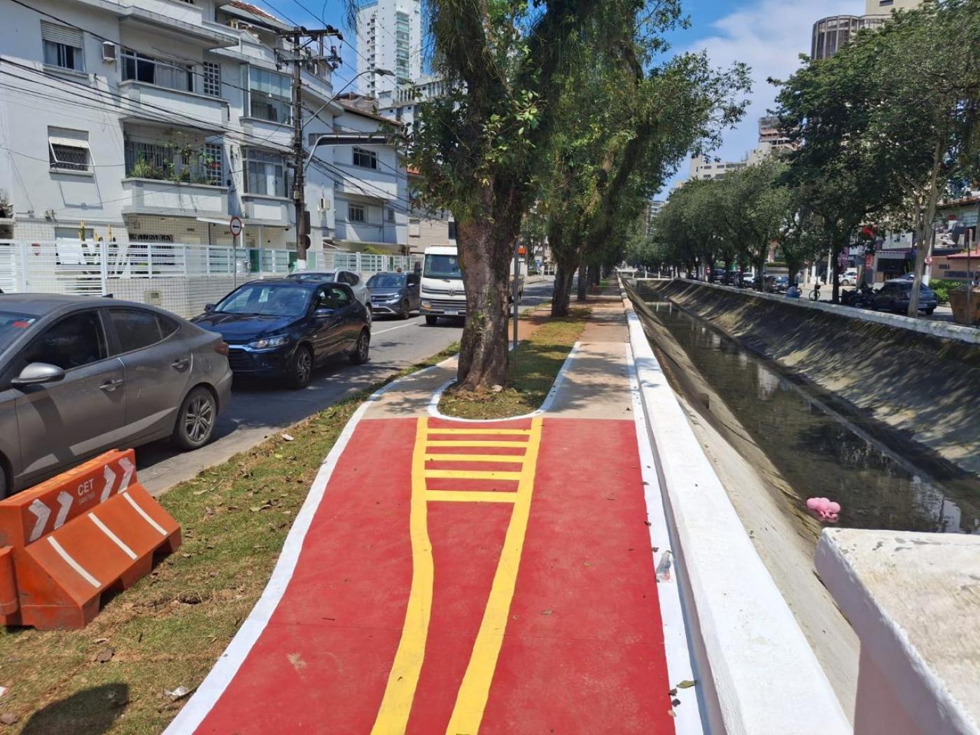 trecho de ciclovia recém-reformado. #paratodosverem 