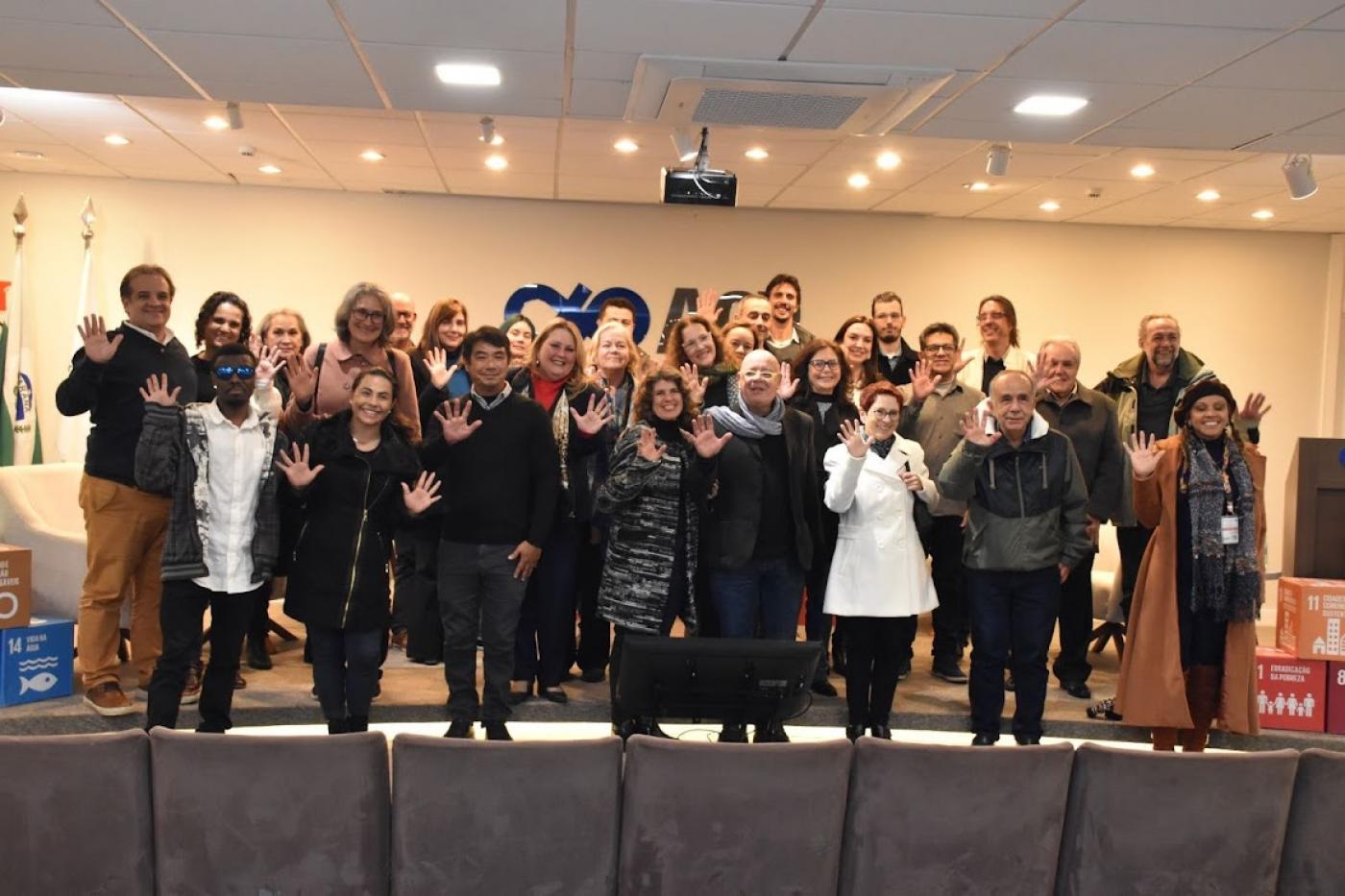 pessoas reunidas em evento #paratodosverem