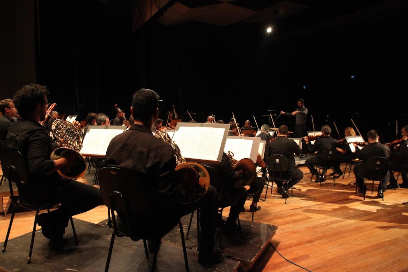 orquestra em ação #paratodosverem 