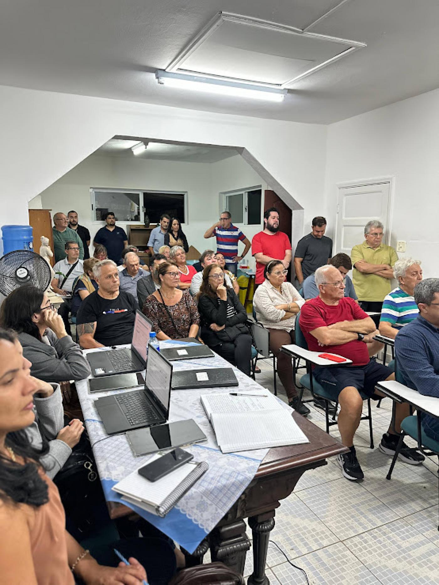 pessoas na reunião com a ouvidoria #paratodosverem 