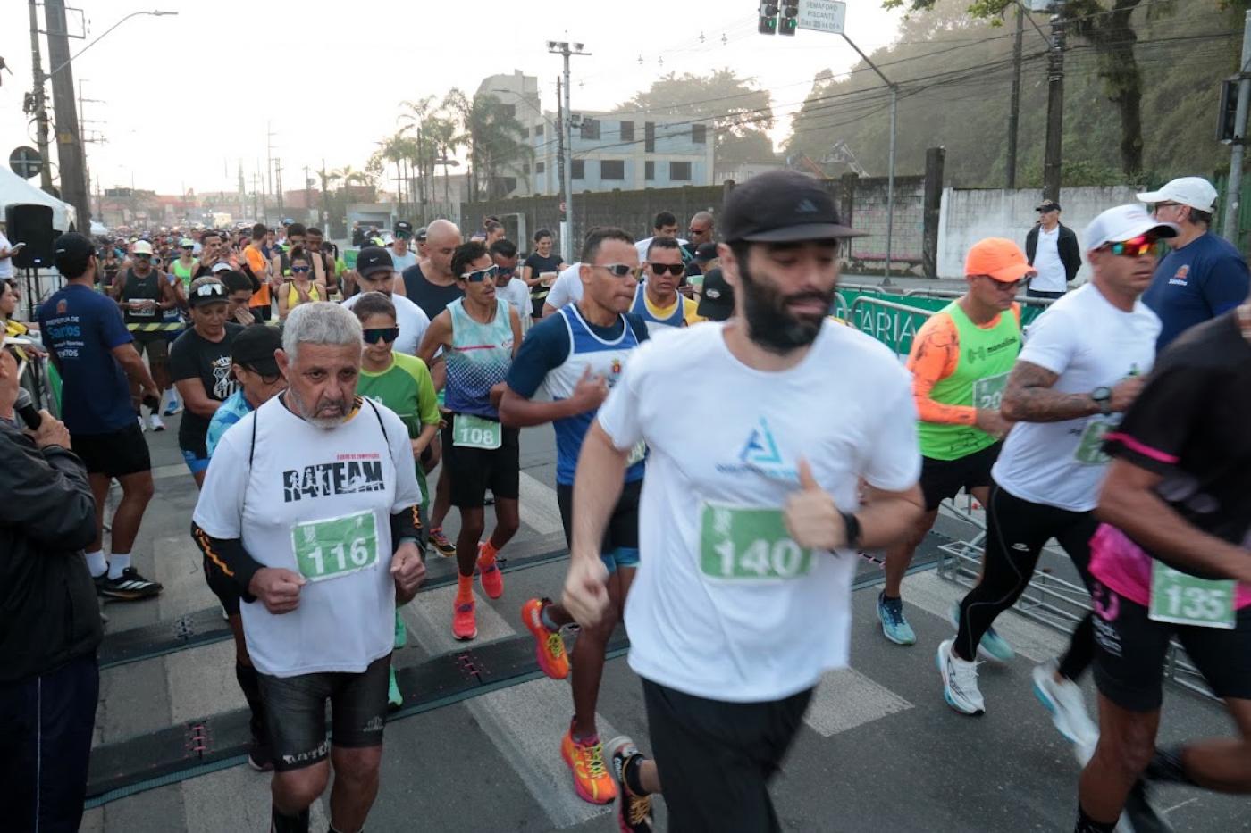pessoas na largada da corrida #paratodosverem