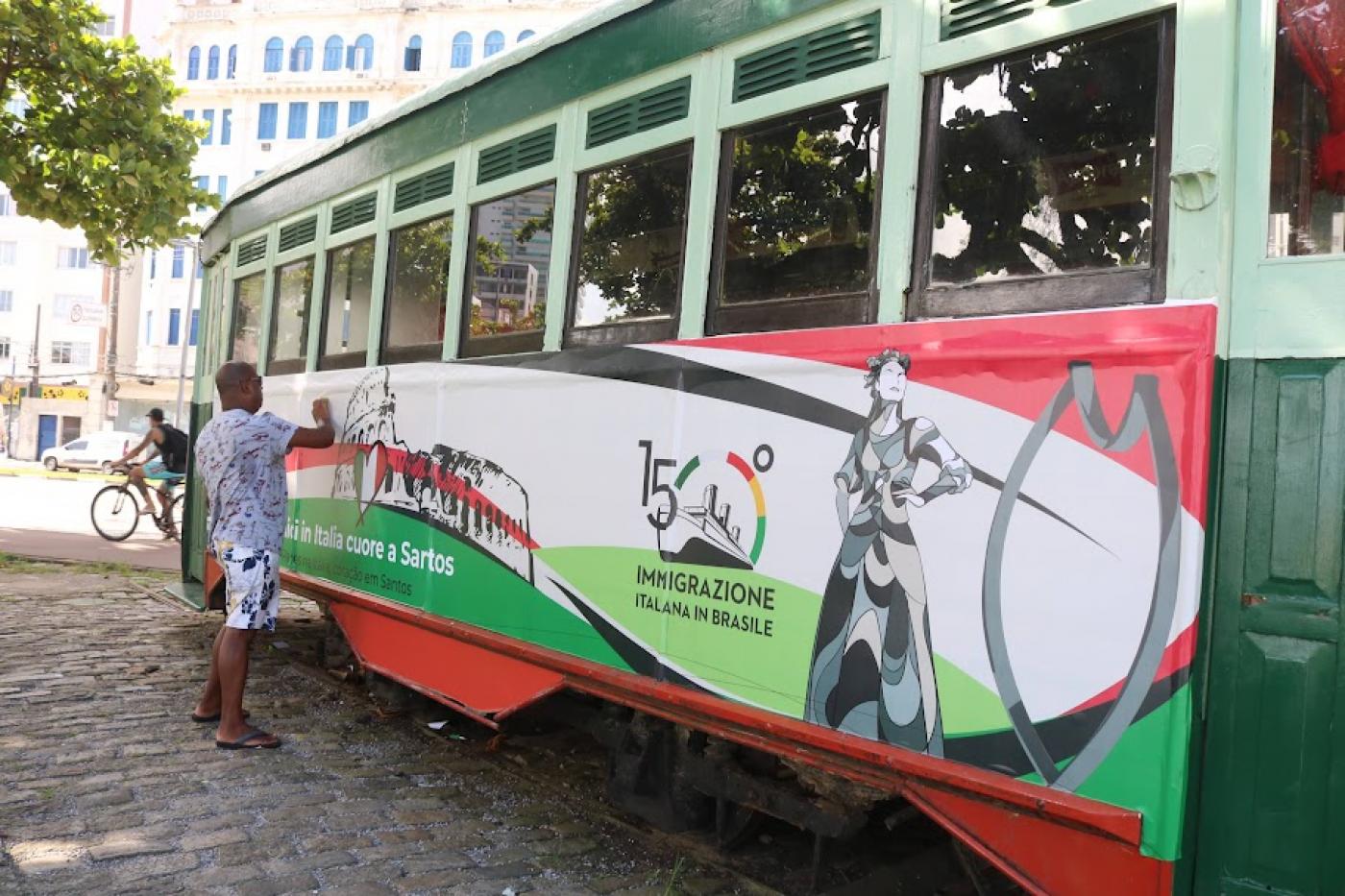 Santos dà il via ai festeggiamenti dei 150 anni della colonizzazione italiana con un tram a tema Santos dà il via ai festeggiamenti dei 150 anni della colonizzazione italiana con un tram a tema