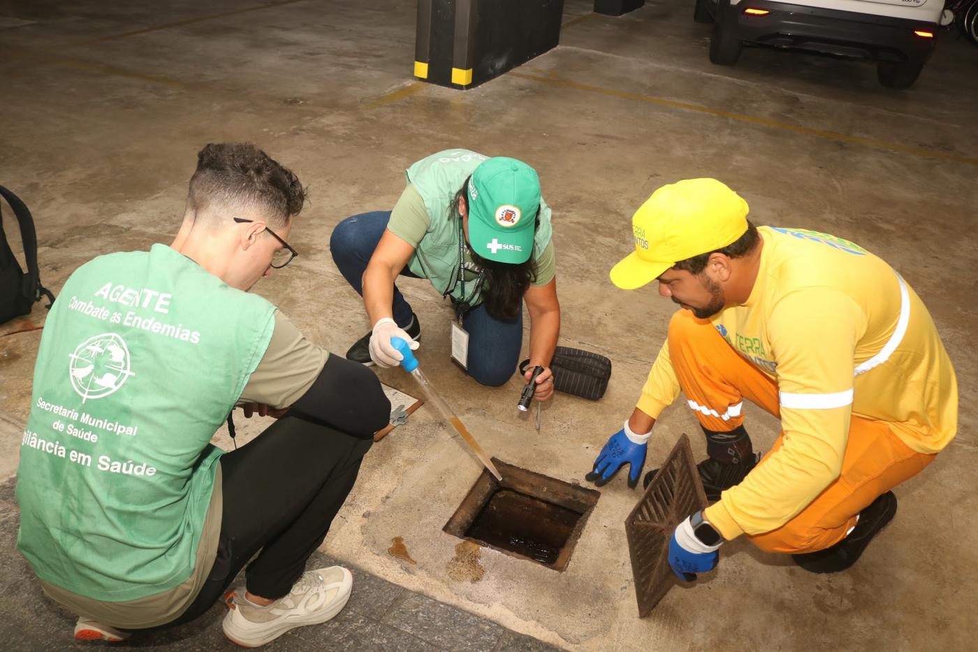 Agentes buscam focos de larva do mosquito. #Paratodosverem