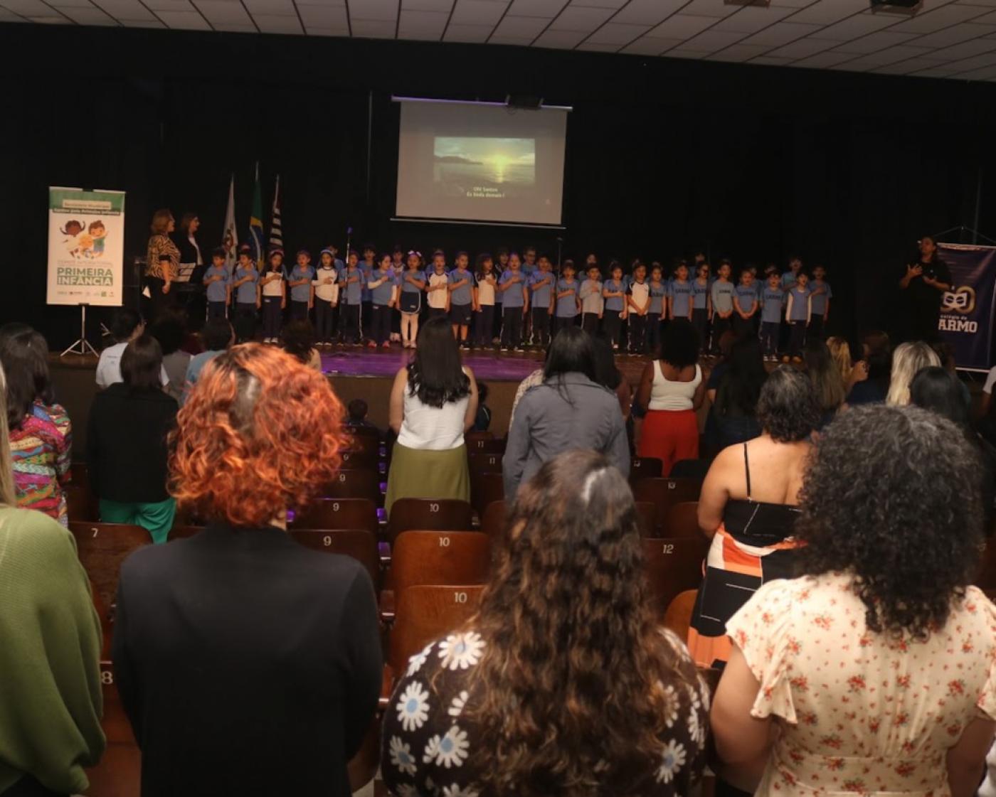 Seminário Santos pela Primeira Infância. #Paratodosverem