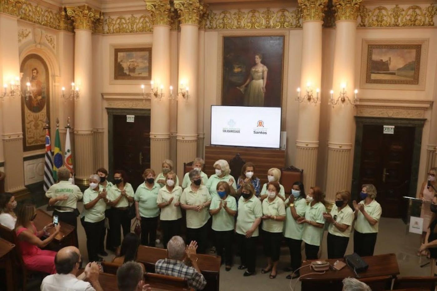 grupo de voluntarias reunidas #paratodosverem