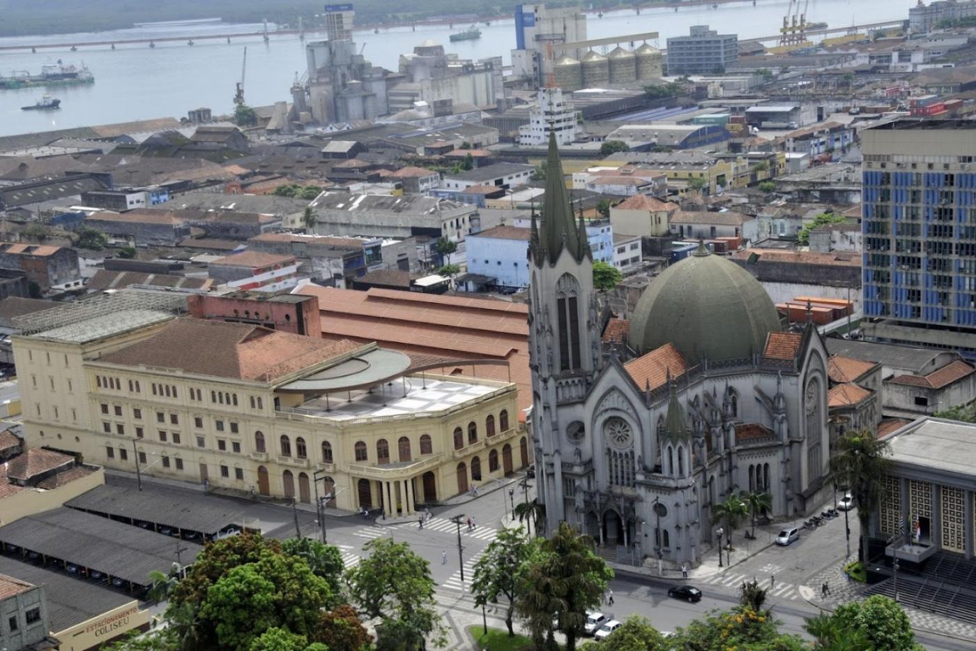 Foto aérea da região central de Santos #paratodosverem