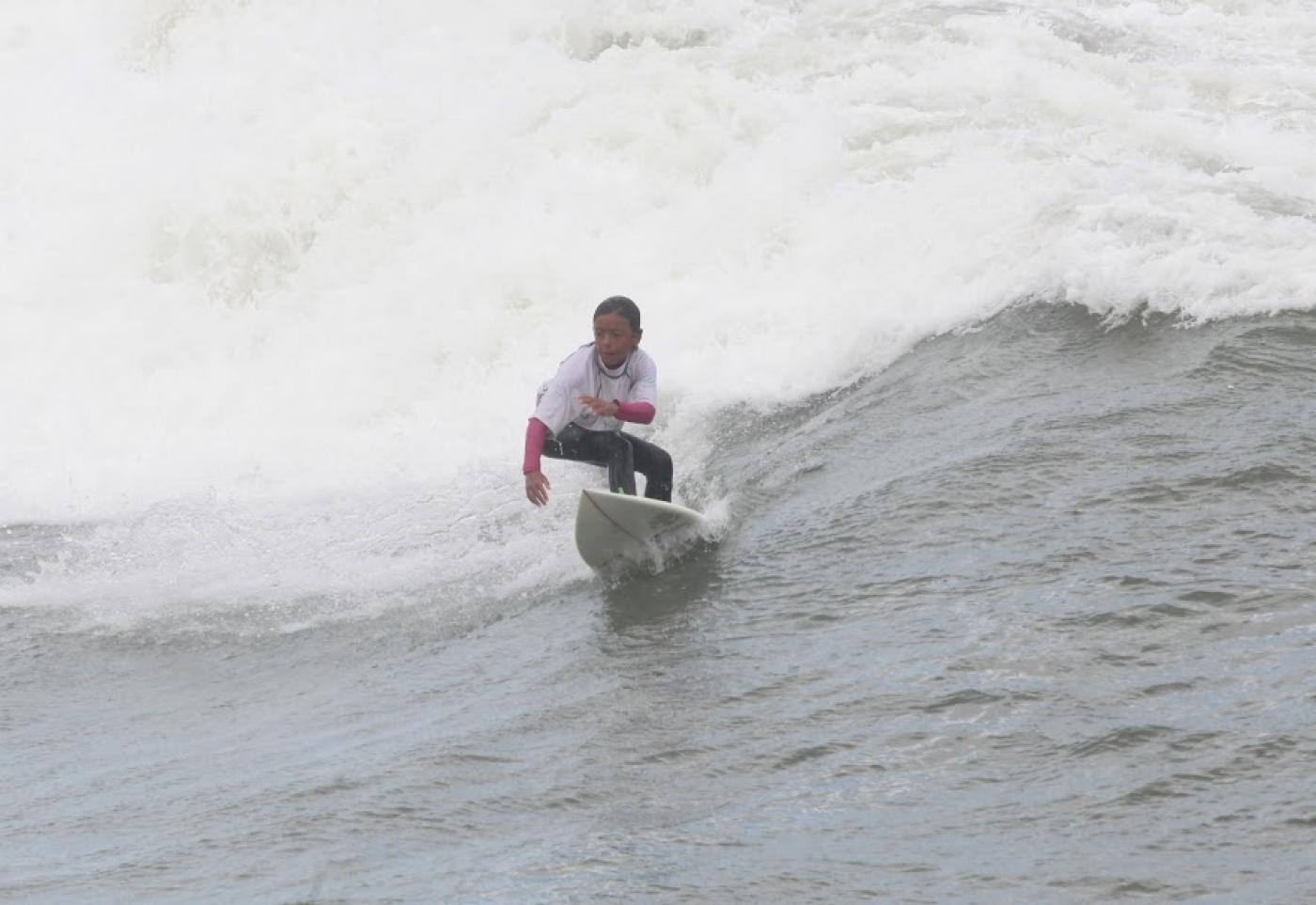 garoto surfando #paratodosverem
