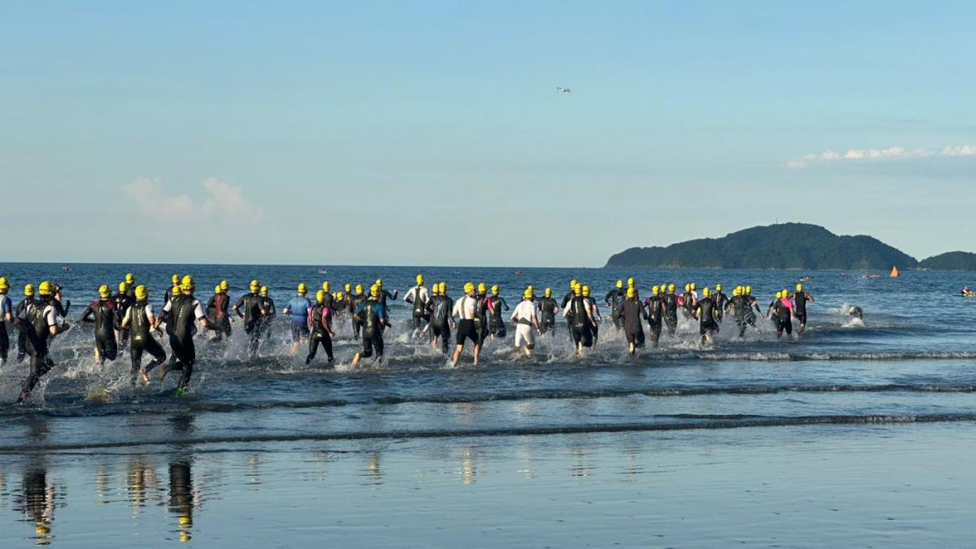 largada do triathlon em Santos. #Paratodosverem