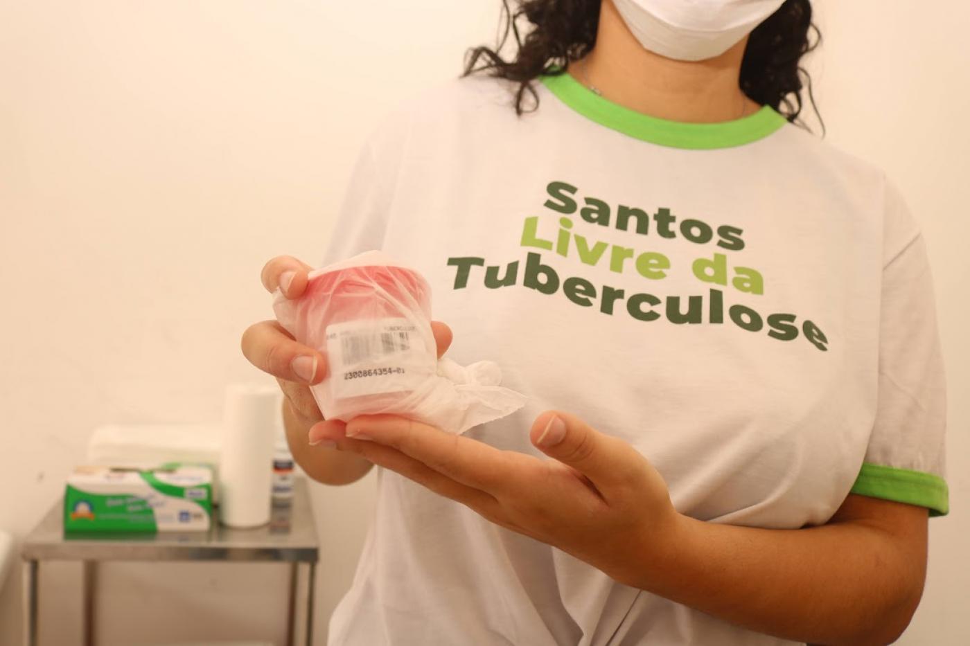 técnica segura pote usado em exame #paratodosverem 