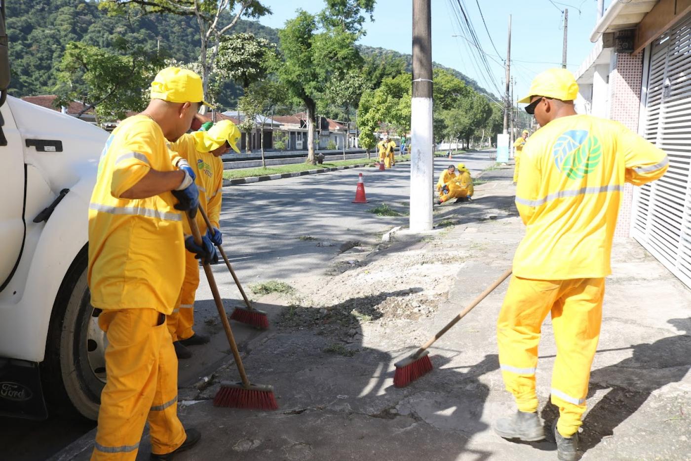 Funcionários realizam mutirão #Paratodosverem