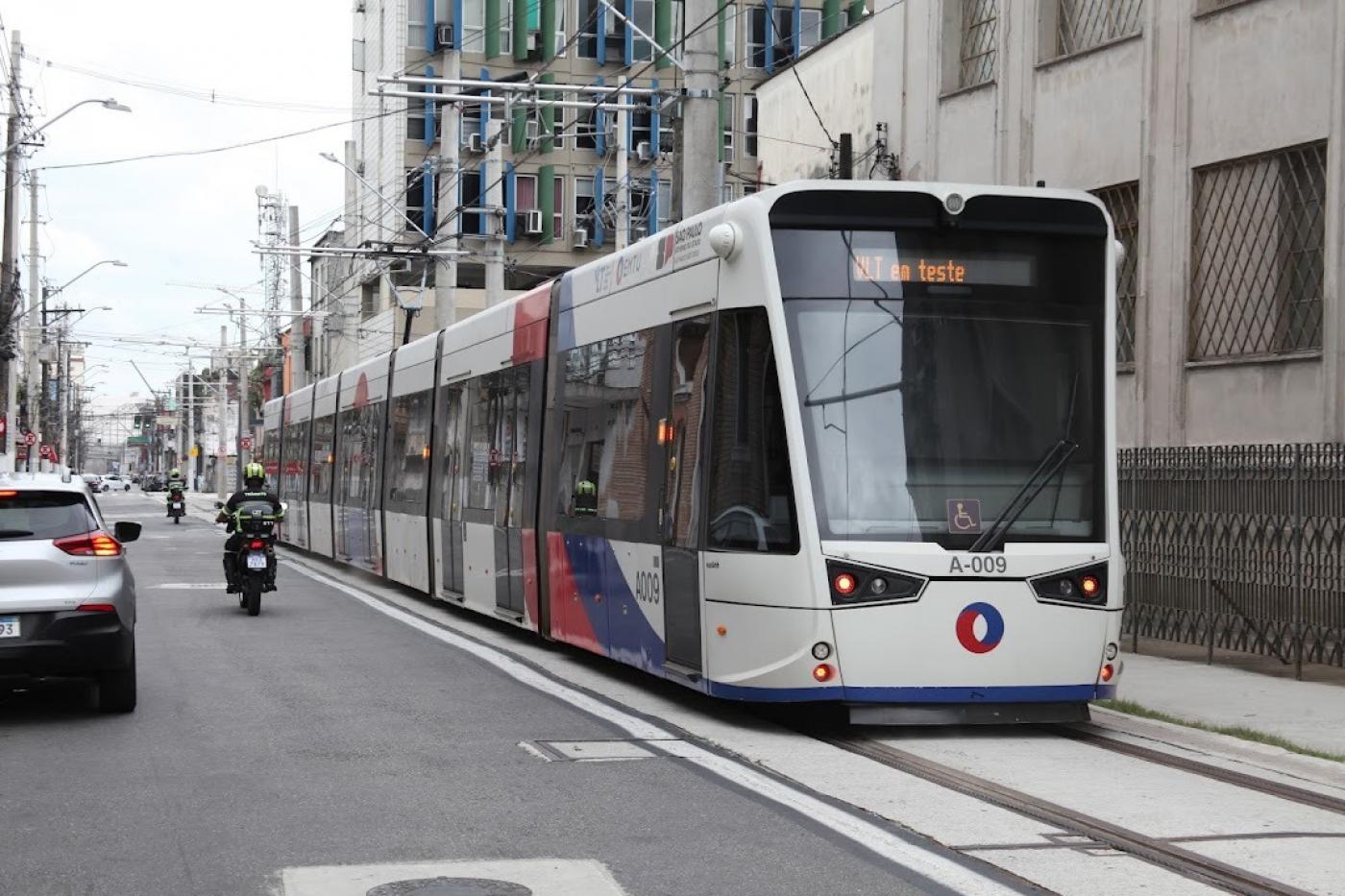 vlt circulando em testes no Centro #paratodosverem 