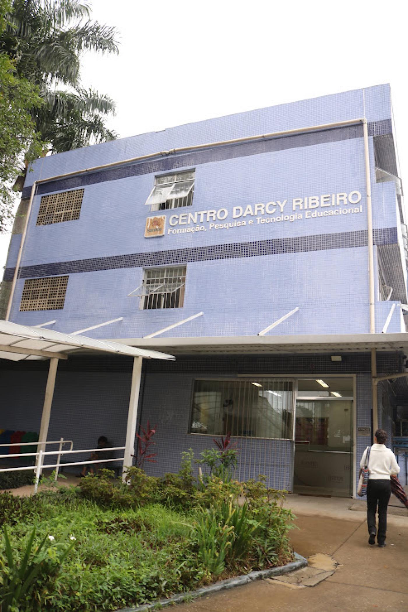 fachada de centro de capacitação #paratodosverem