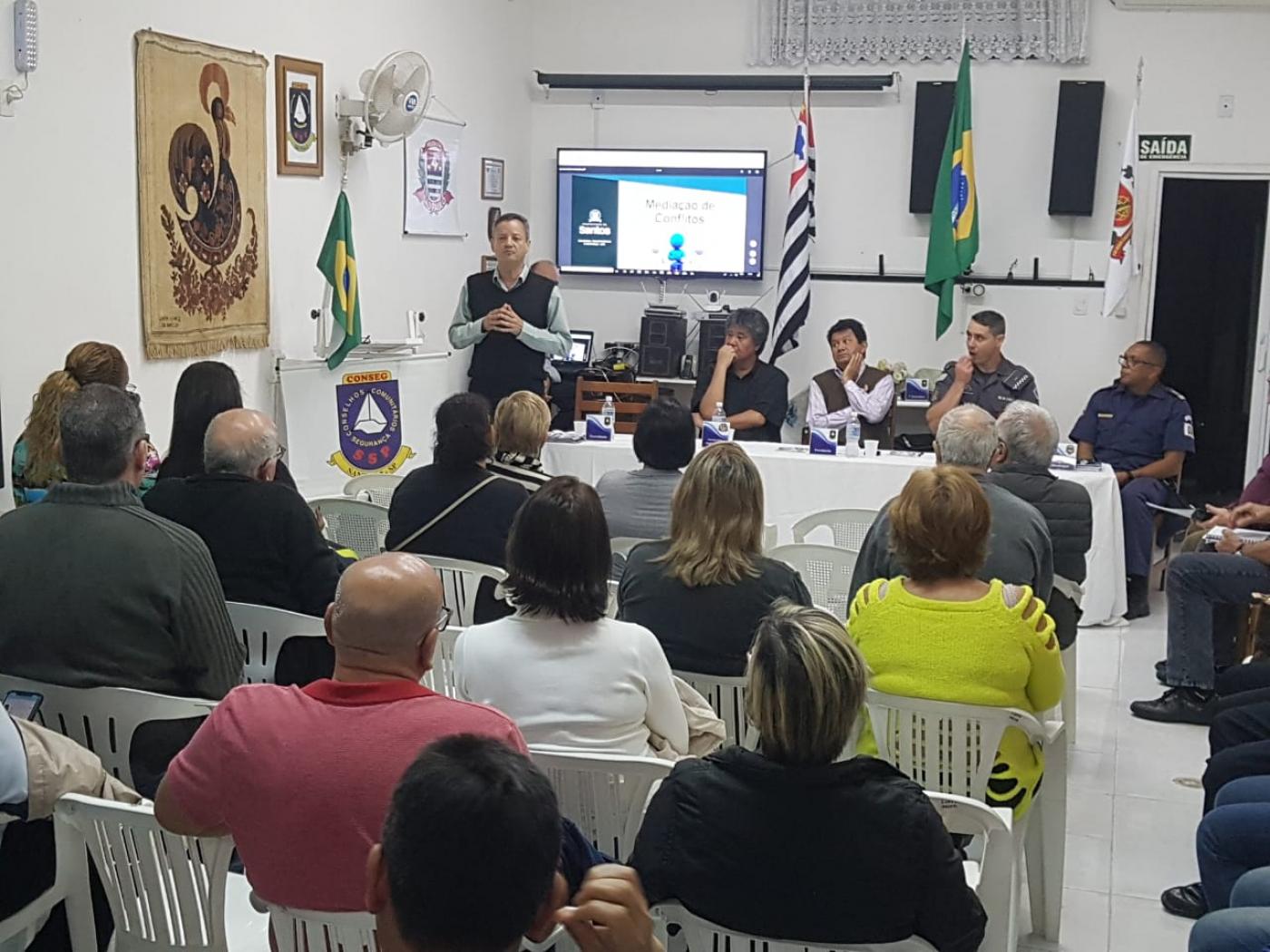 apresentação da ouvidoria a membros do conseg sentados #pracegover 