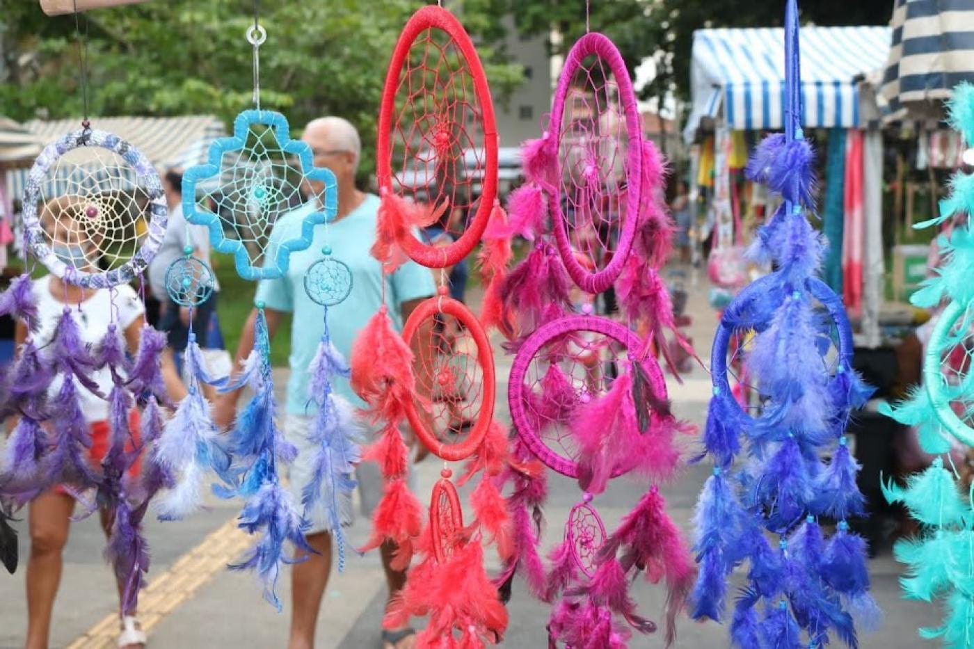 objetos expostos em feira #paratodosverem 