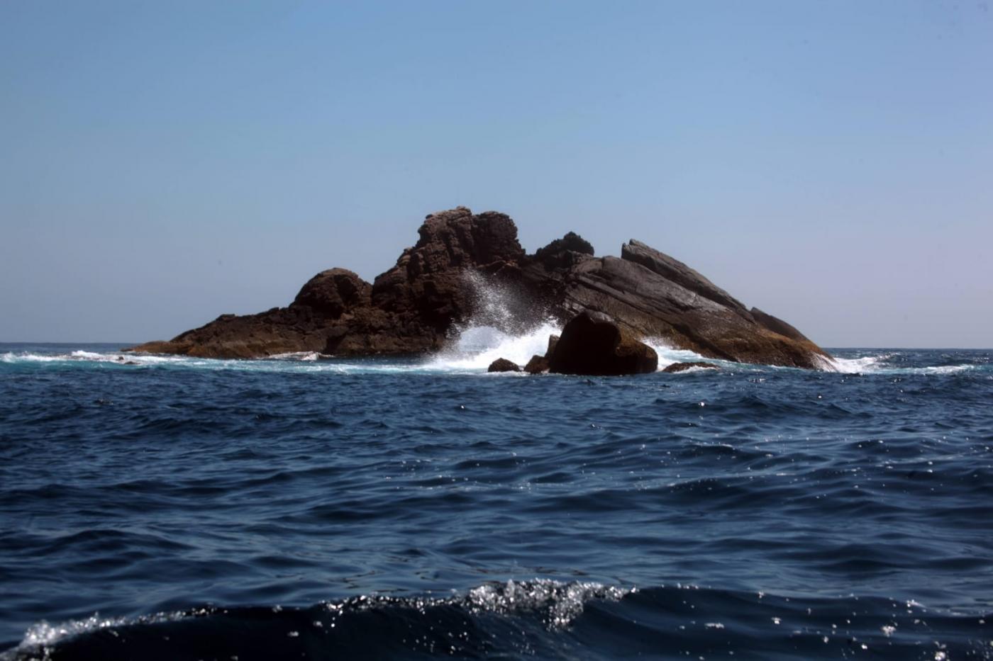 laje de santos, aparecendio pedras e oceano #paratodosverem