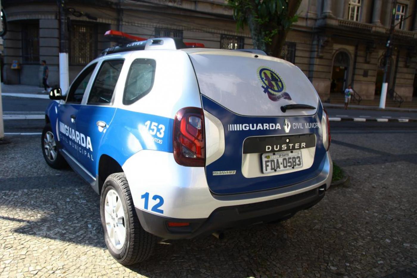 viatura estacionada na praça #paratodosverem