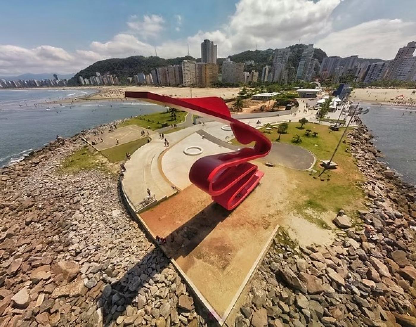 vista aérea geral do novo quebra-mar. #paratodosverem