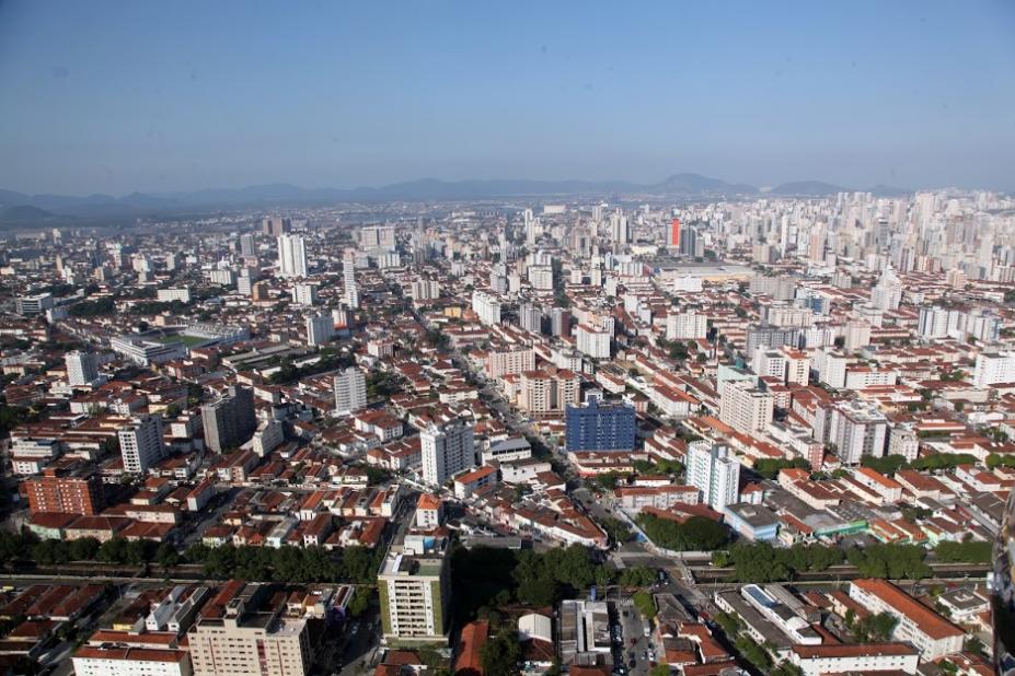 Vista aérea de bairros das zonas Leste e Centro 