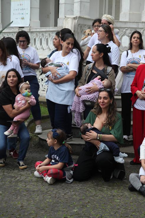 mulheres amamentando #paratodosverem