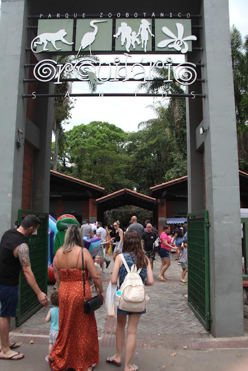 pessoas entrando no orquidário #paratodosverem