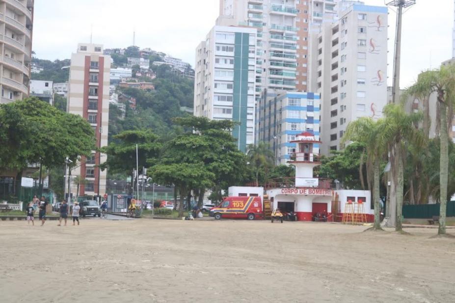 faixa de areia em frente ao posto 1 de salvamento