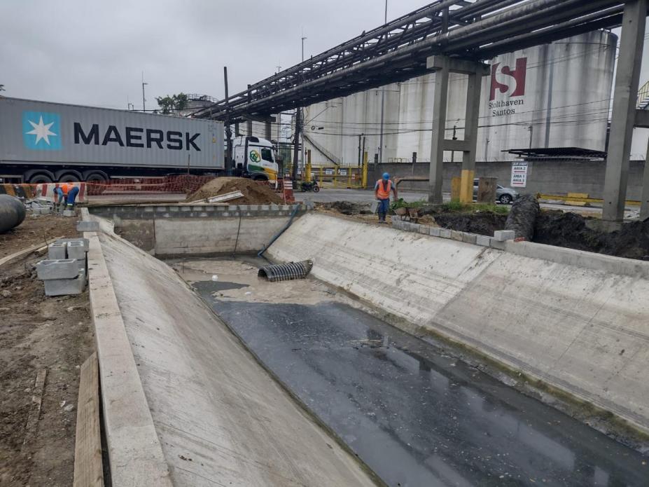 canal já concretado #paratodosverem