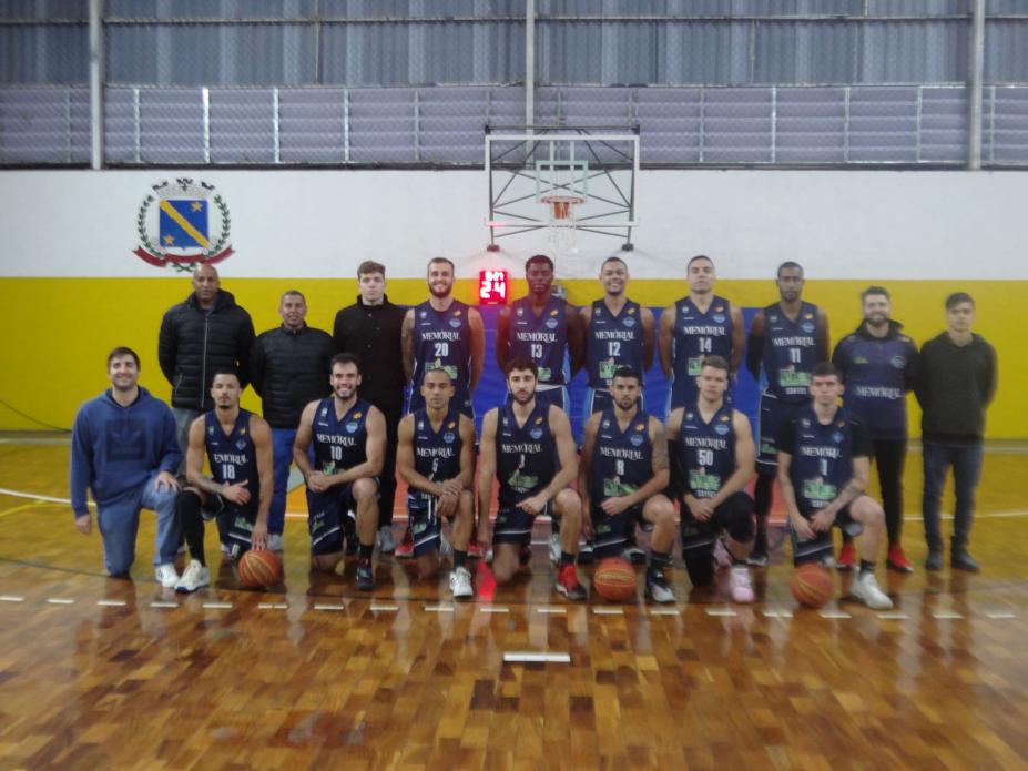 a equipe de basquete da fupes. #paratodosverem
