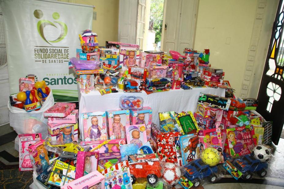 brinquedos na sede do fundo #paratodosverem