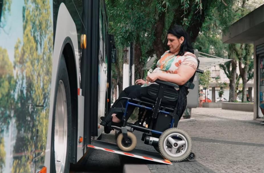 A servidora de Santos, Bruna Fernandes. #Paratodosverem