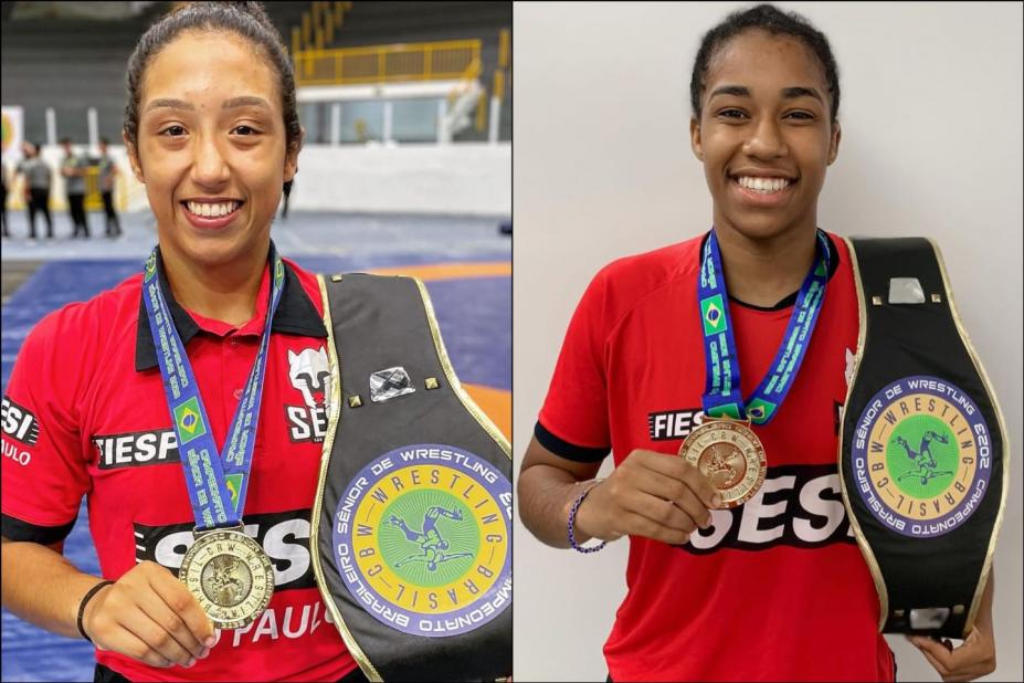 Thalia Freitas e Mayara Ramos seguram medalhas e cinturões sorrindo para a foto. #paratodosverem