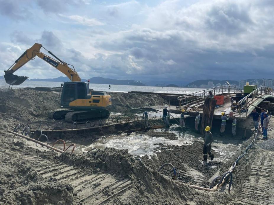 máquina atuando na obra #paratodosverem 