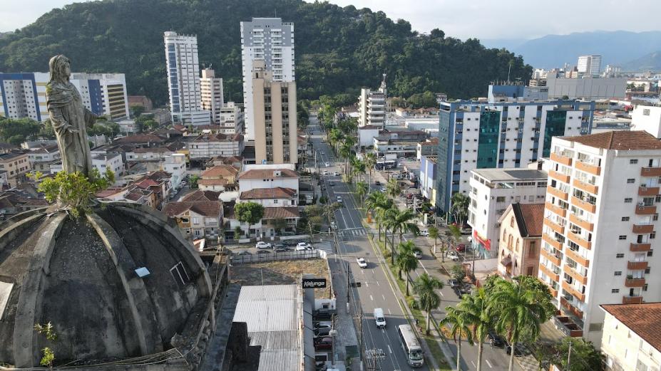 vista aérea da Cidade com a cúpula da igreja coração de Maria em primeiro plano à esquerda. #paratodosverem 