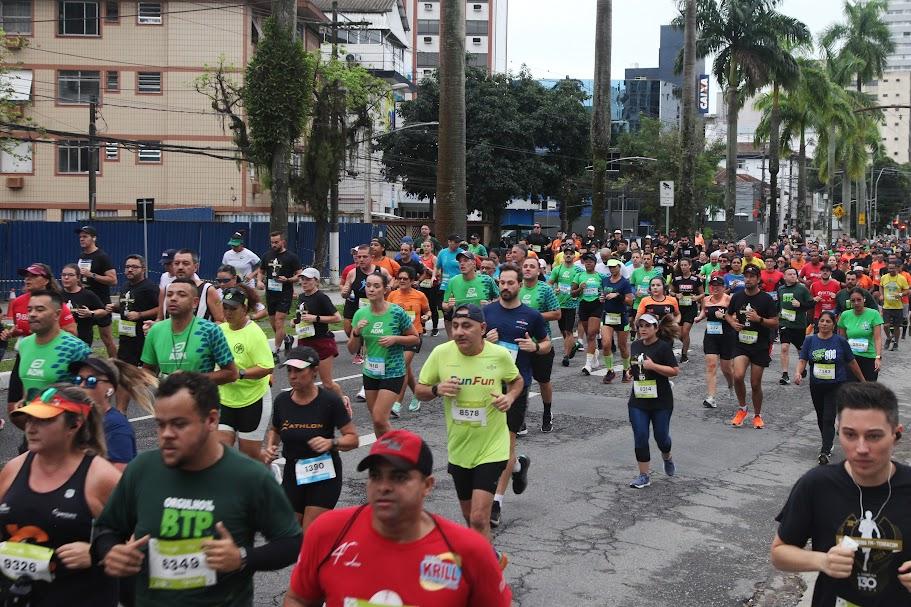 atletas correndo em prova #paratodosverem