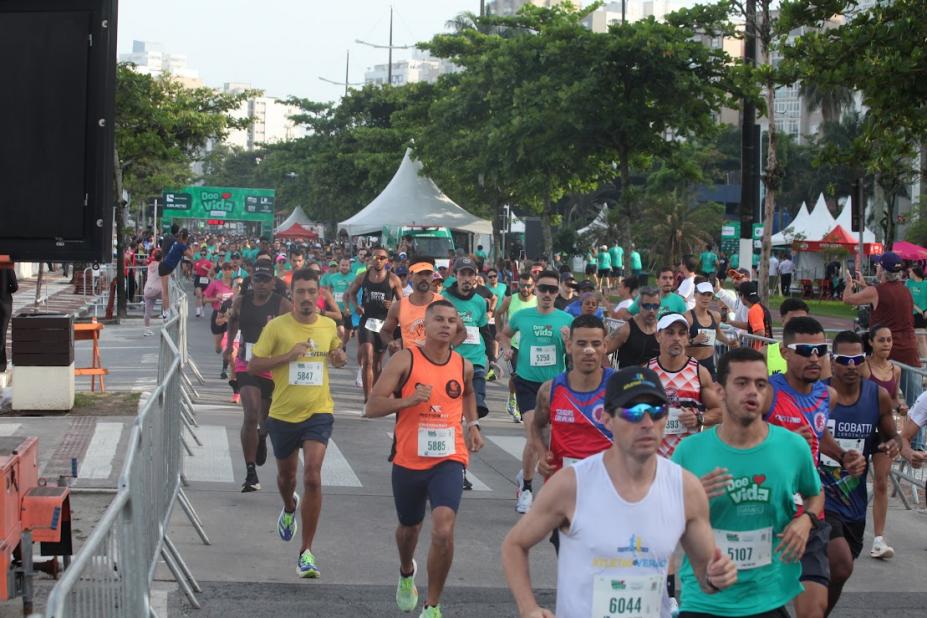 atletas correndo em prova #paratodosverem