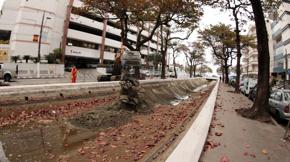 máquina remove areia de canal. #paratodosverem 