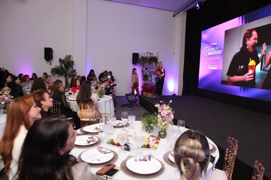 Encontro do Donas do Negócio no Grupo Tribuna. #Paratodosverem