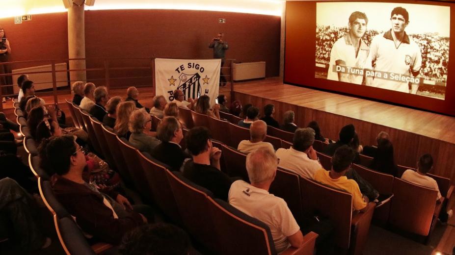 Documentário de Manoel Maria no Museu Pelé. #Paratodosverem
