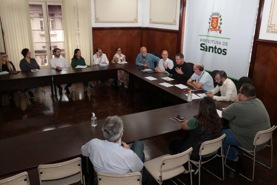 reunião na sala de situação do paço municipal. #paratodosverem