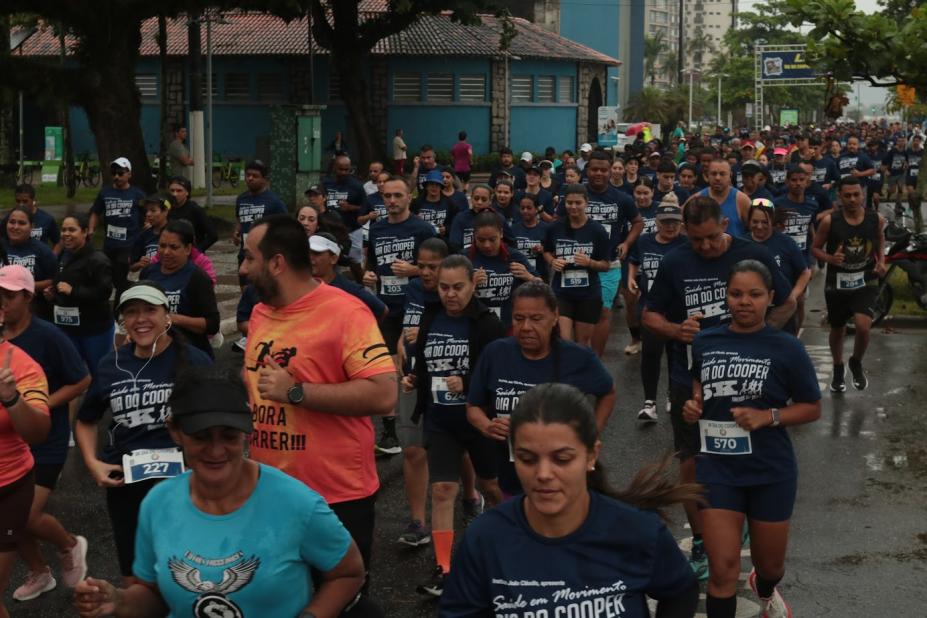 Largada da corrida no Aquário Municipal. #Paratodosverem.