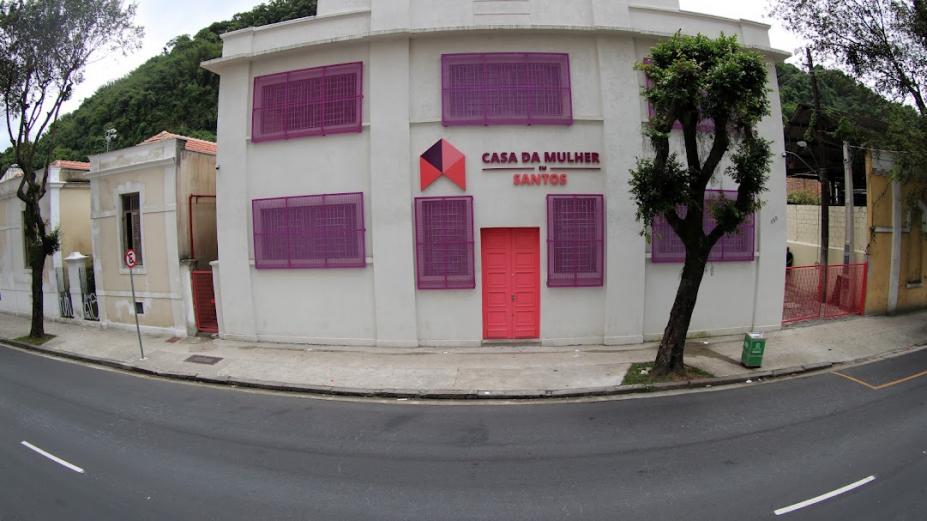 a fachada da casa da mulher. #paratodosverem 
