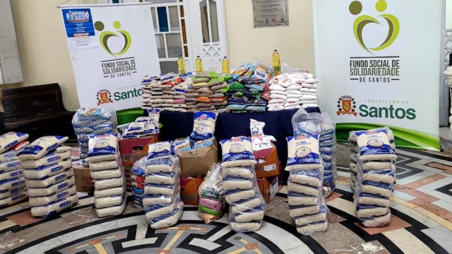 Mais de 2 toneladas de alimentos doadas. #Paratodosverem