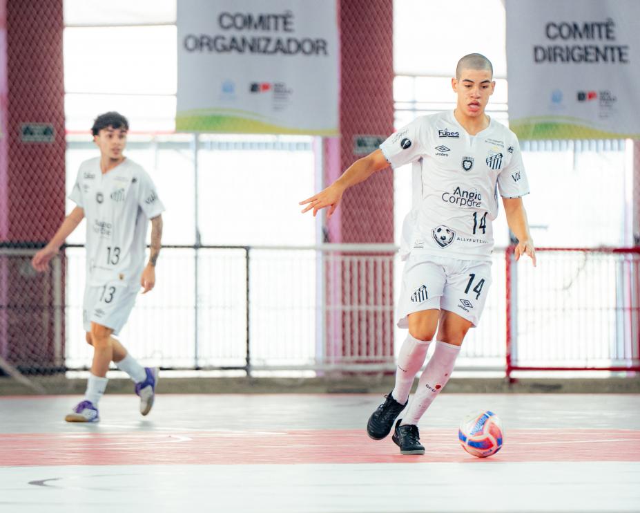 jogador de futsal de Santos nos Regionais. #paratodosverem